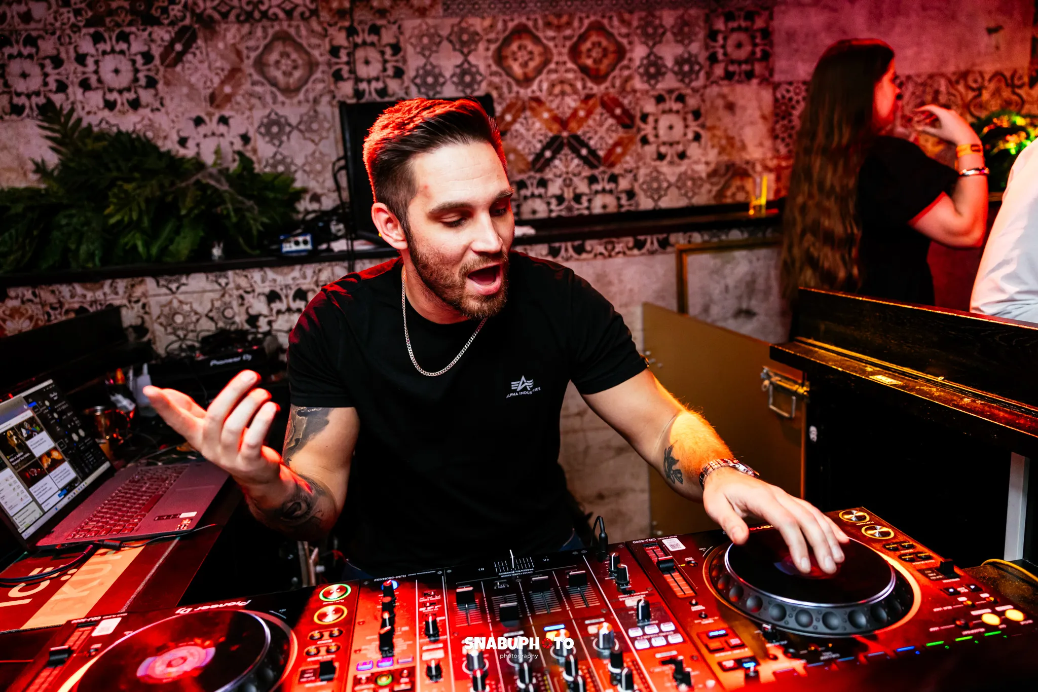 DJ Nikos