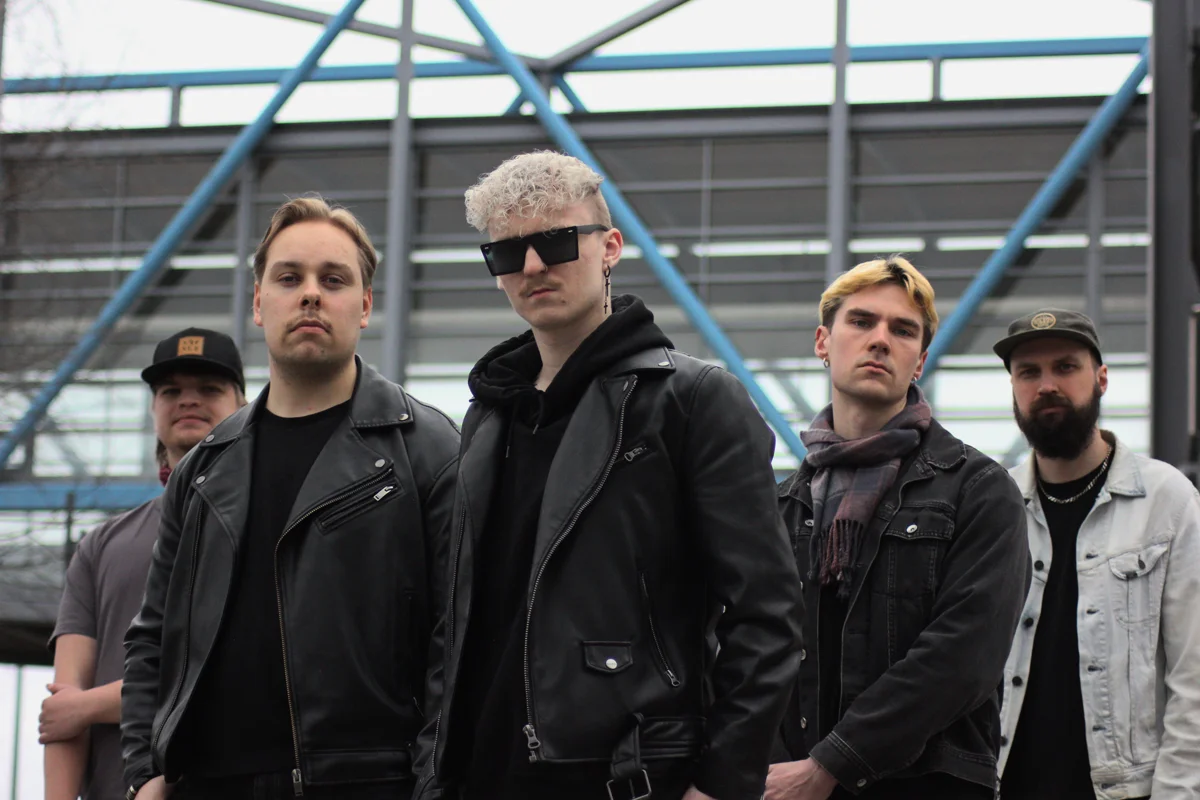 Øutline tuo hard rockin Nice Eventsille – jyväskyläläinen bändi nyt ohjelmakaupassa